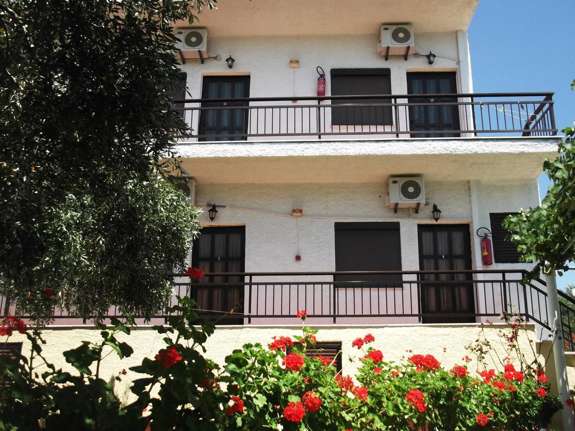 Gorgona Rooms Aliki  Exterior photo