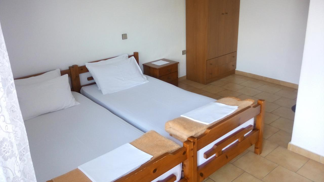 Gorgona Rooms Aliki  Exterior photo